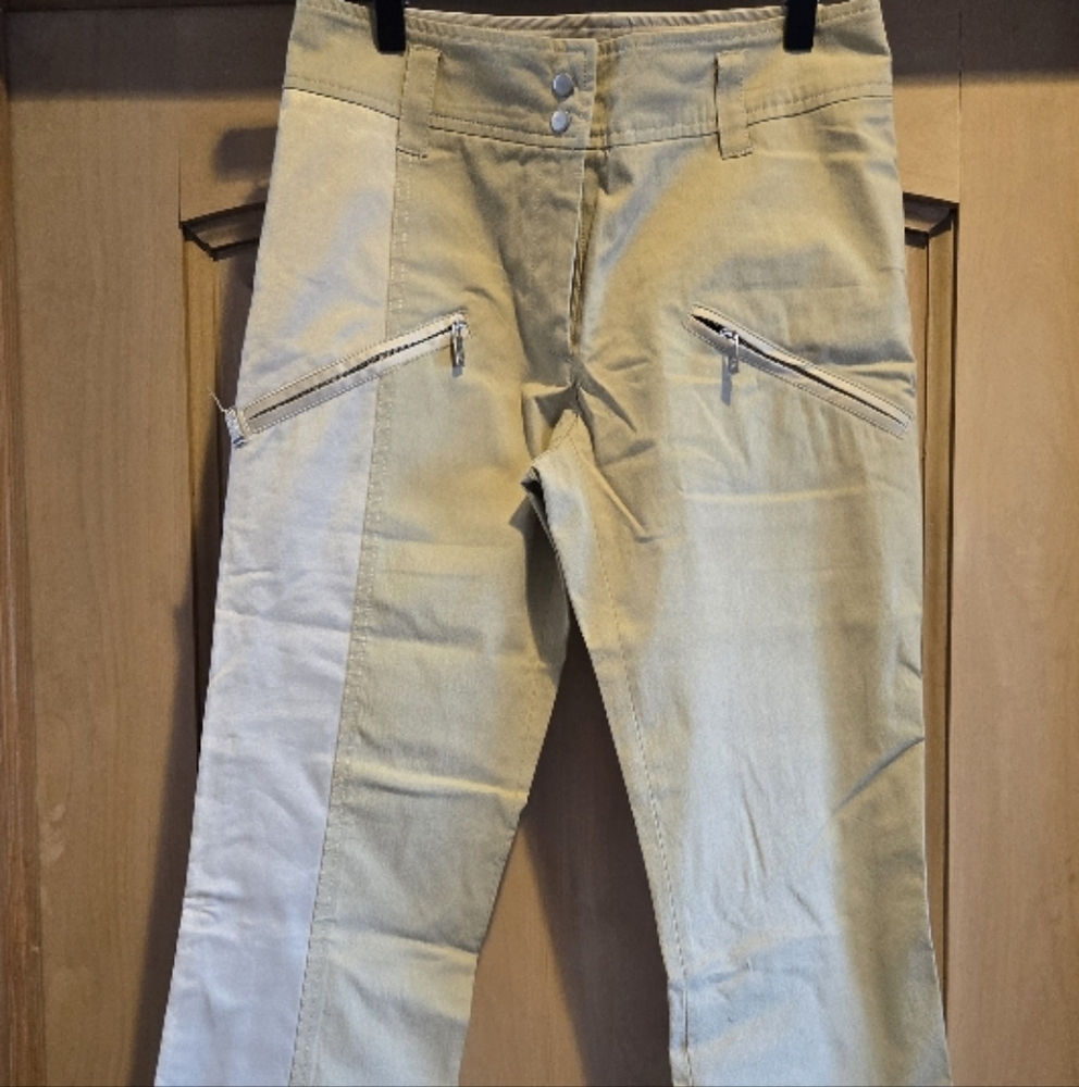 Stylish Beige Pants with Zipper Pockets